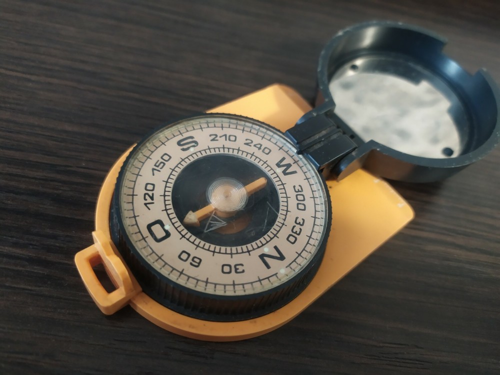 Soviet USSR Navigation Compass Azimuth (Азимут)With ruler and mirror Vintage