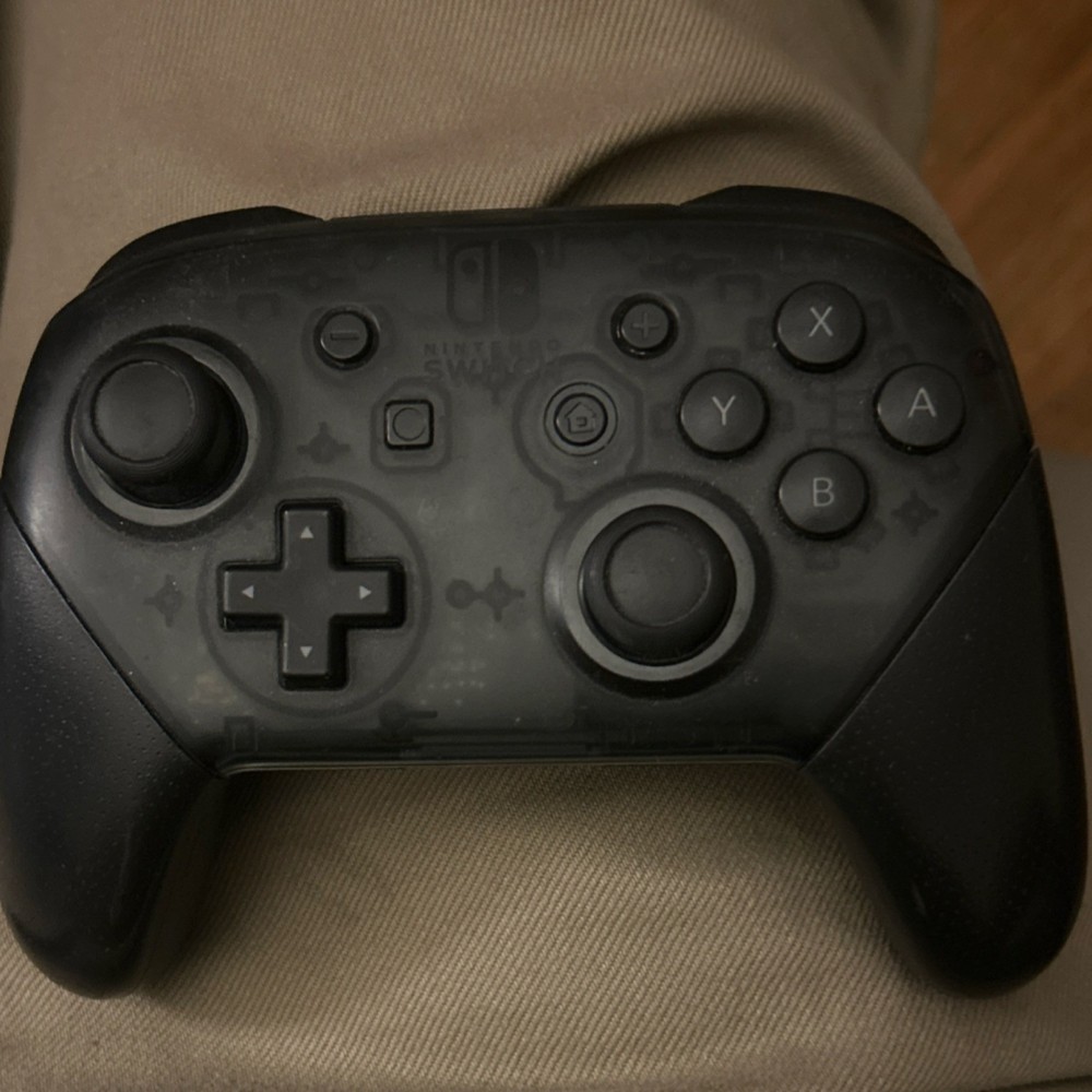 Nintendo Controller Bundle with Carrying Case and Accessories READ DESCRIPTION