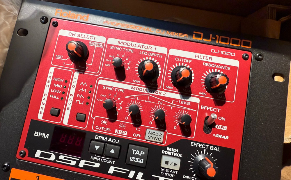 1pcs Roland DJ-1000 mixing console