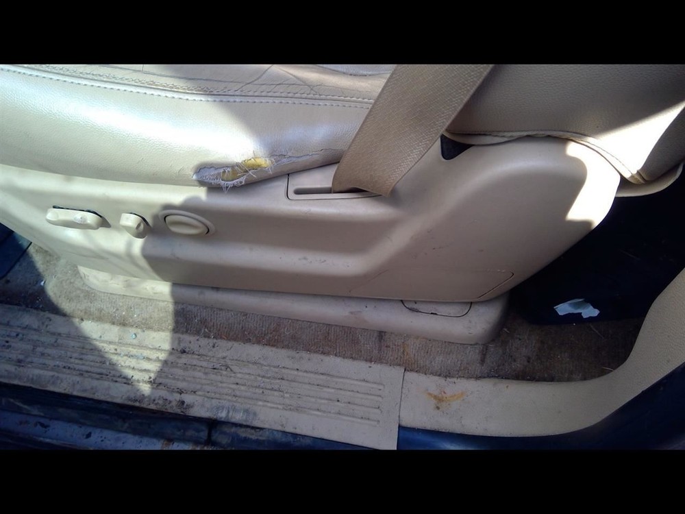 TAHOE 2012 Headrest 942131