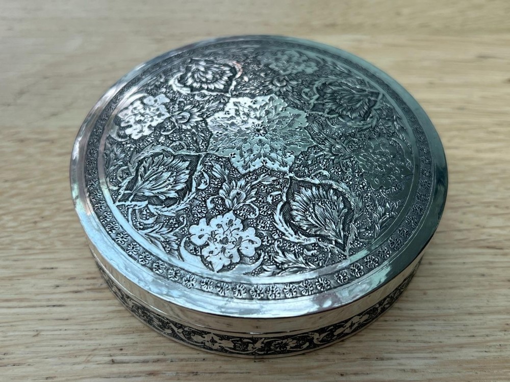 Fine .840 Solid Silver Middle Eastern Circular Snuff or Table Box.