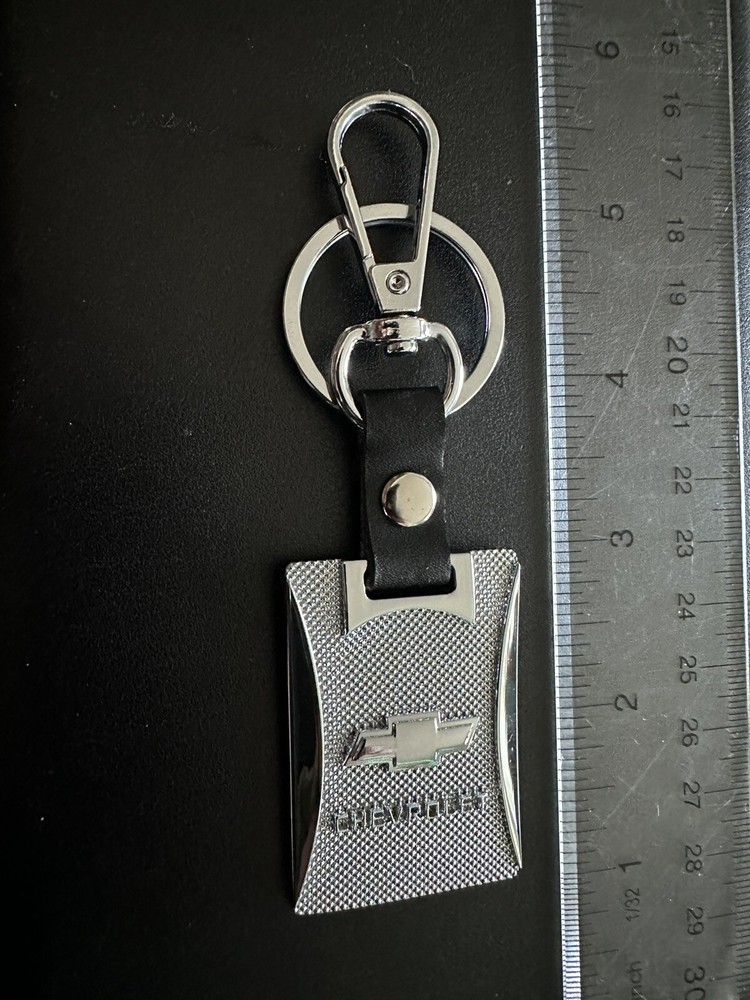 Chevy ** ( Logo ) ** Keychain ** METAL **