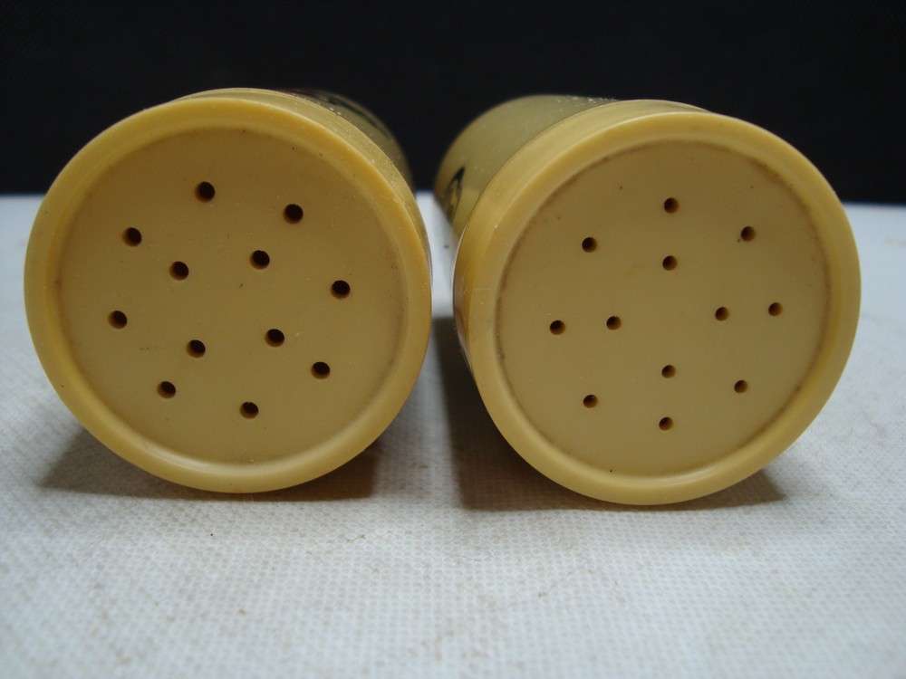 Vintage Plastic Salt & Pepper Shaker Set 1970's