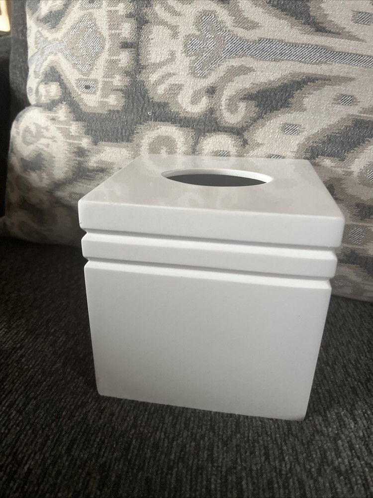 Tissue Box Cover Square White Beautiful (G9)