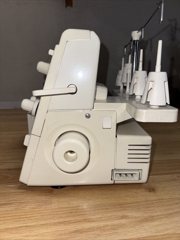 Brother 920D Homelock 4-Thread Serger Sewing Machine Tested Works