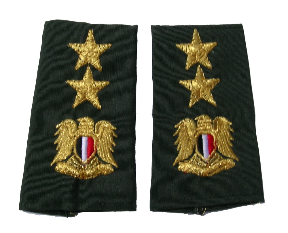 Syrian Army Colonel shoulder boards on Green
