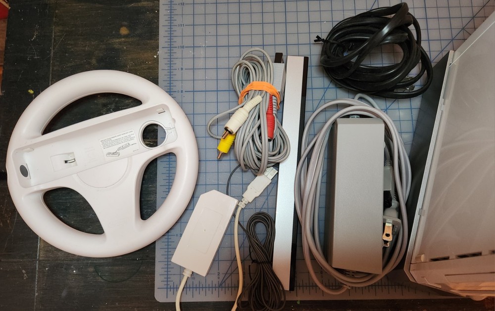 Nintendo Wii Original Console Bundle WORKING + TESTED (With Accessories)