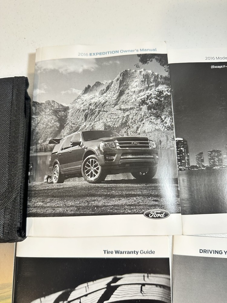 2016 Ford Expedition Owner's Manual Set