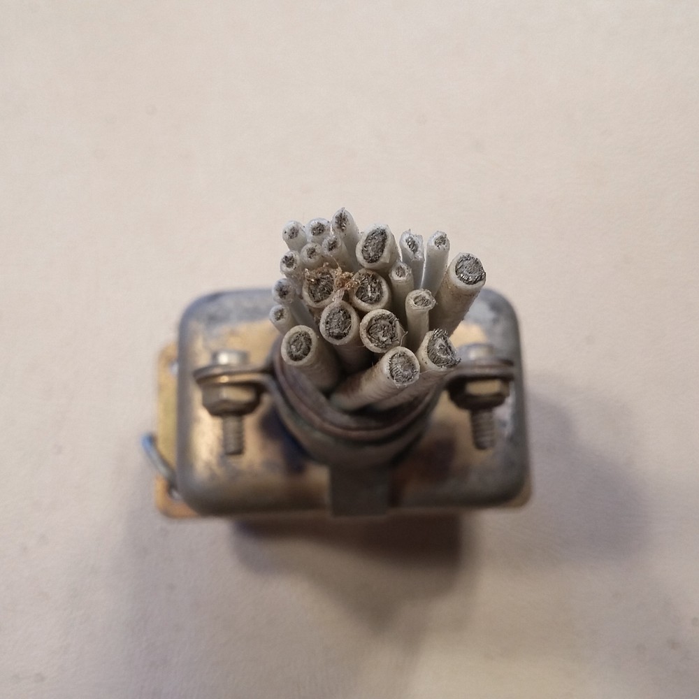 Cannon DPX-40-33S Connector