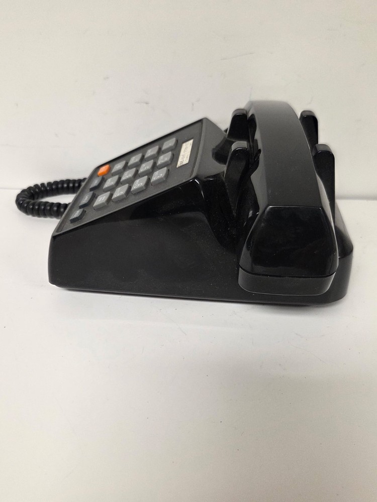 Radio Shack Two Line Push Button Desk Phone