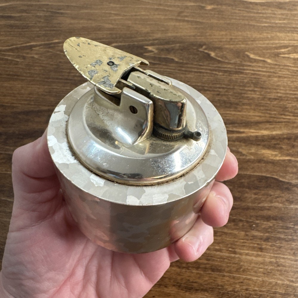 Vintage Ronson MCM Metal Table Top Lighter