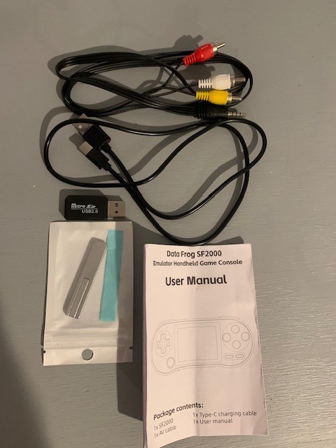 Game Console SF2000 6000+ Games with two extra controllers and carry case