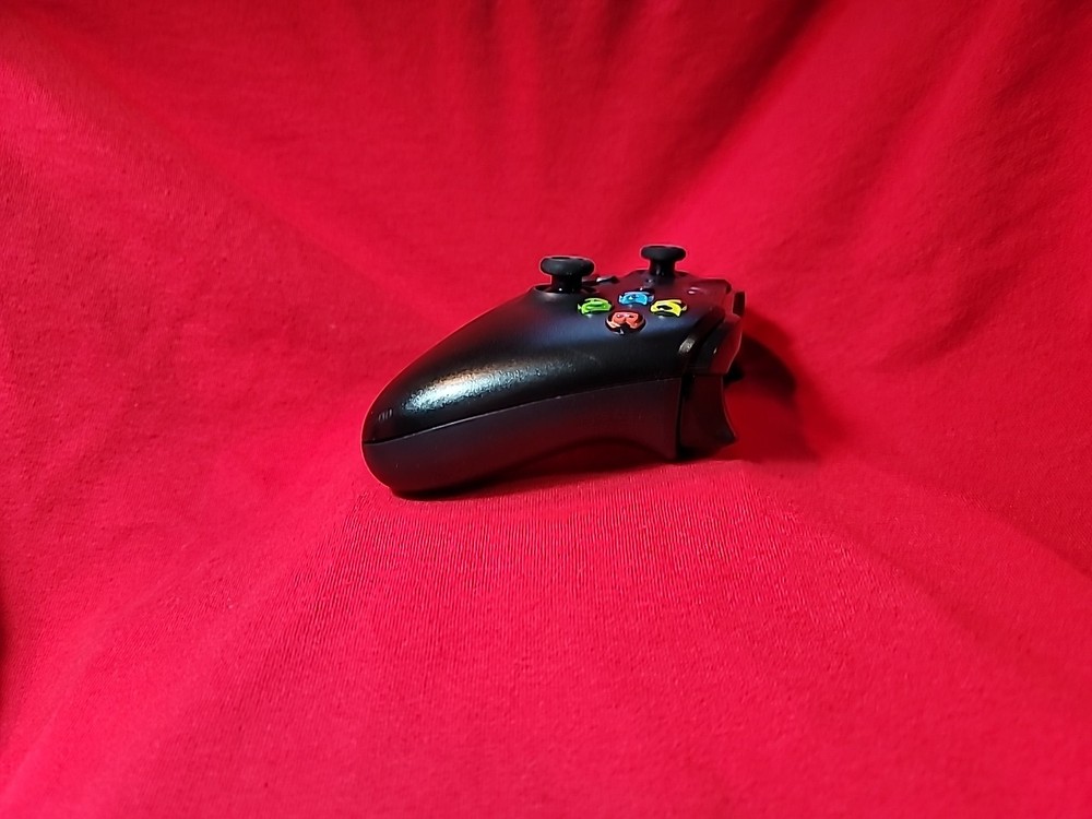 Xbox One Wireless Controller 1708 Black (New Joysticks) Check Description