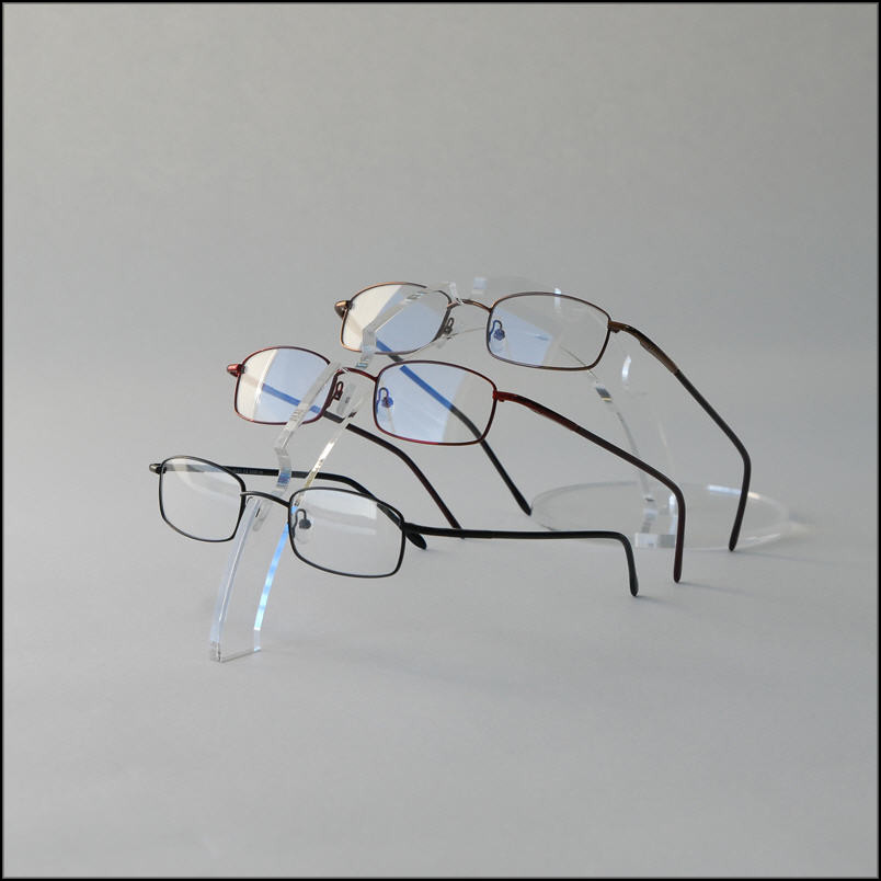 Eyewear or Sunglass Display - Cirque - Clear acrylic display