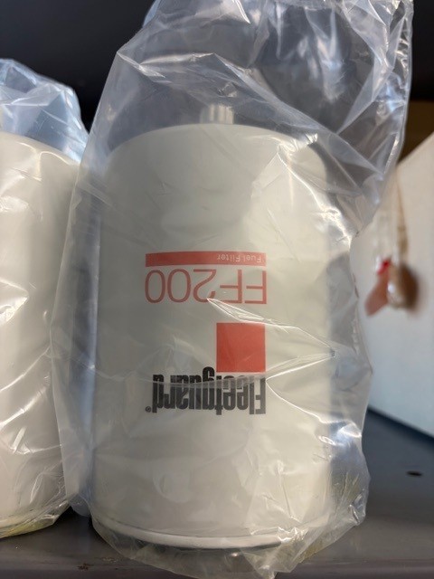 GENUINE NEW FLEETGUARD FUEL FILTER - FF200