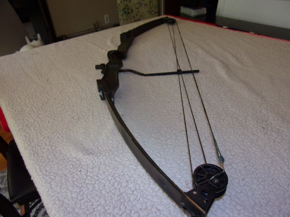 Vintage PSE Sizzler Compound Bow