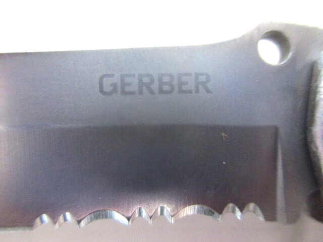 Vintage Gerber Folding Pocket Knife Lockback #4660920A. Lightweight and sharp
