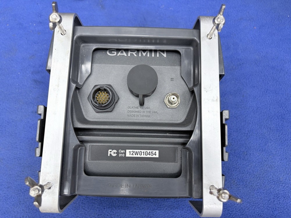 Garmin GPSmap 545s Sounder GPS Chartplotter Sonar Display W/ Accessories- Tested