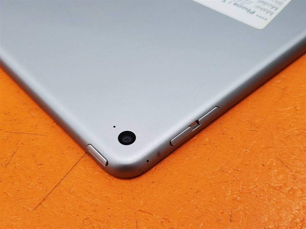 ⭐️⭐️⭐️⭐️⭐️ **DEFECTIVE** Apple iPad Air 2 A1566 9.7" Silver