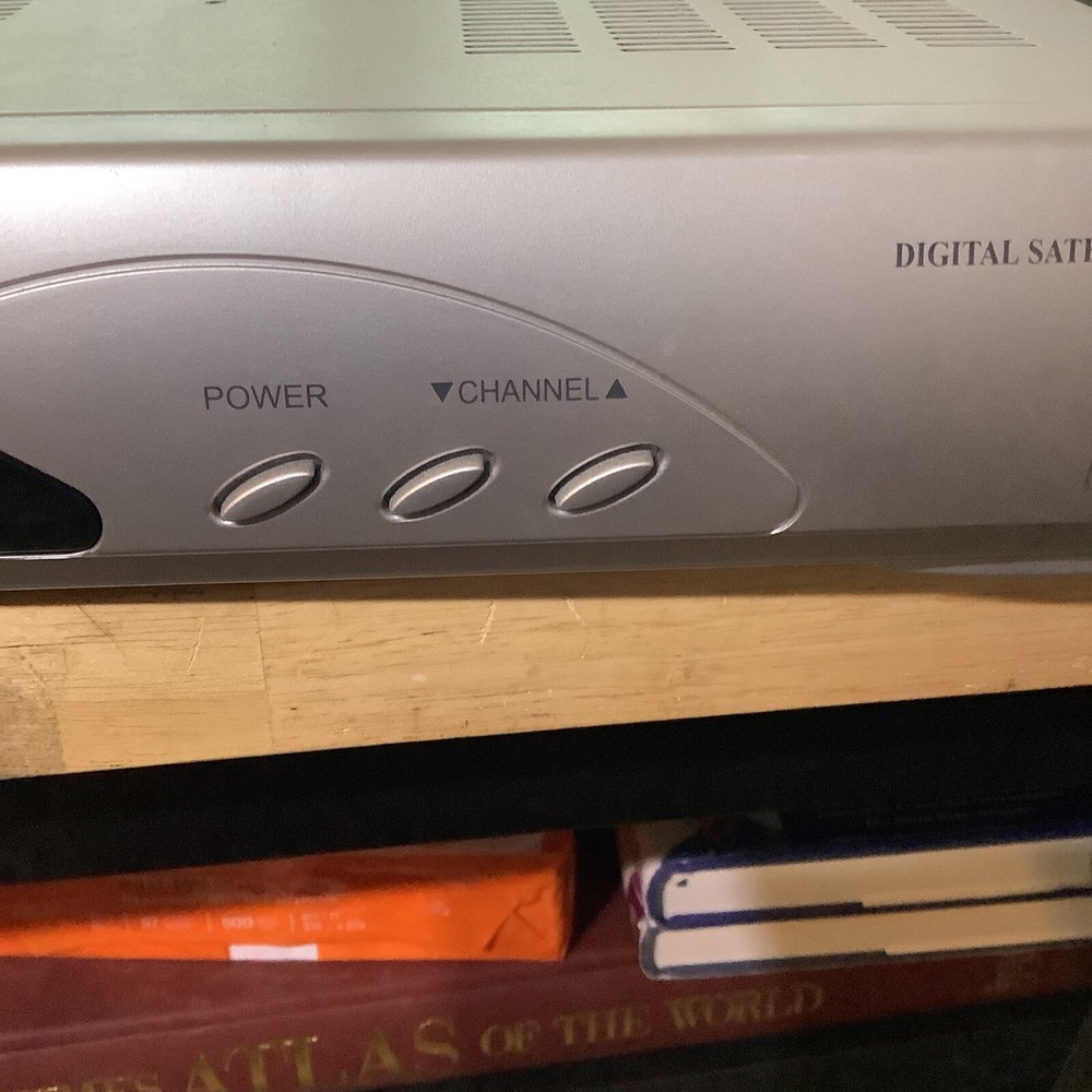 PANSAT Model 2500A DIGITAL SATELLITE RECEIVER BOX