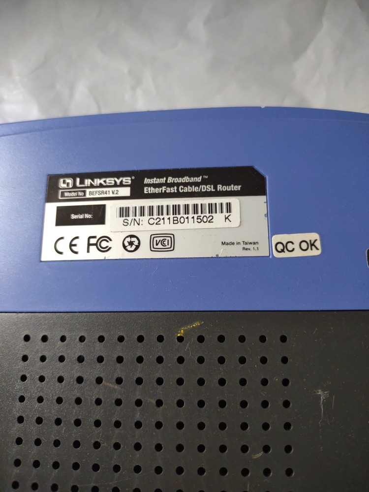 LINKSYS EFAH16W EtherFast 10/100 16-Port Workgroup Hub, No Wires