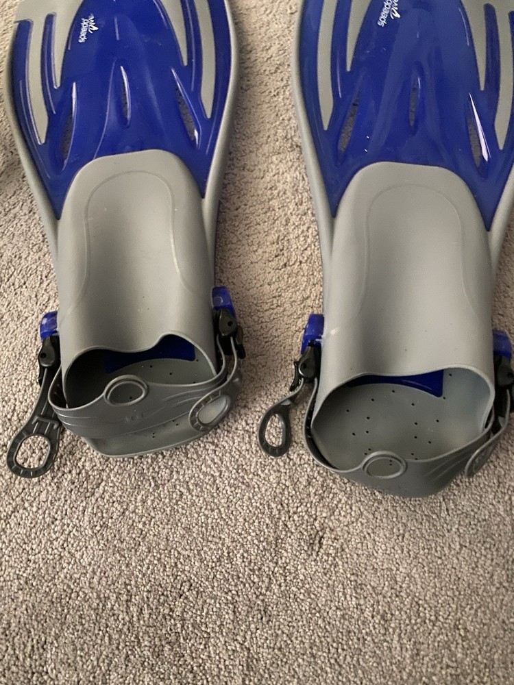 Speedo DIVE Mesh Black Backpack With 20' ADJUSTABLE Flippers & Snorkel Combo