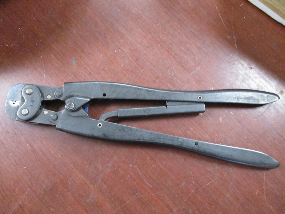 AMP 47566 20-18 Type F Crimping Tool
