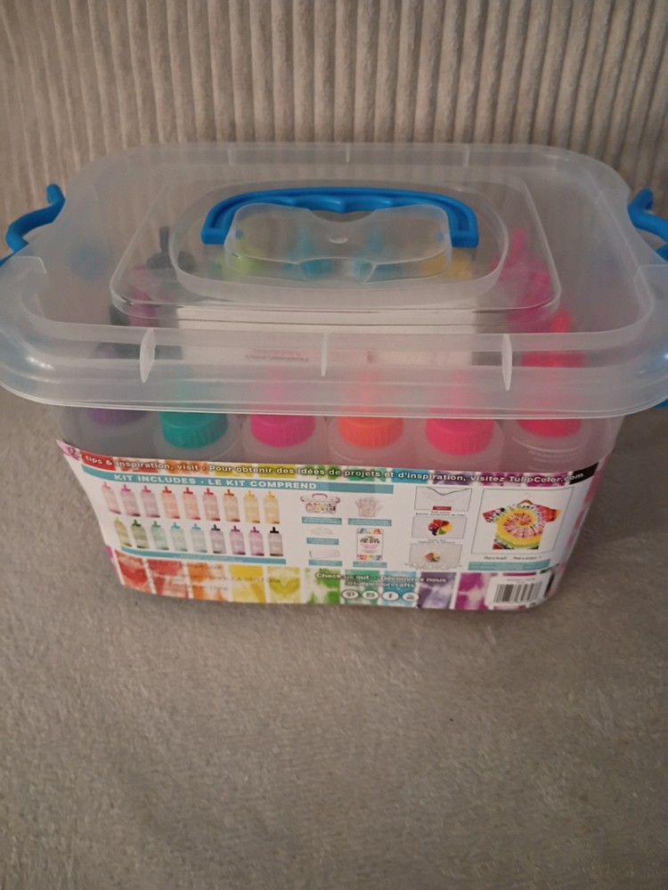 Tulip 34723 One-step Tie Dye Party Kit