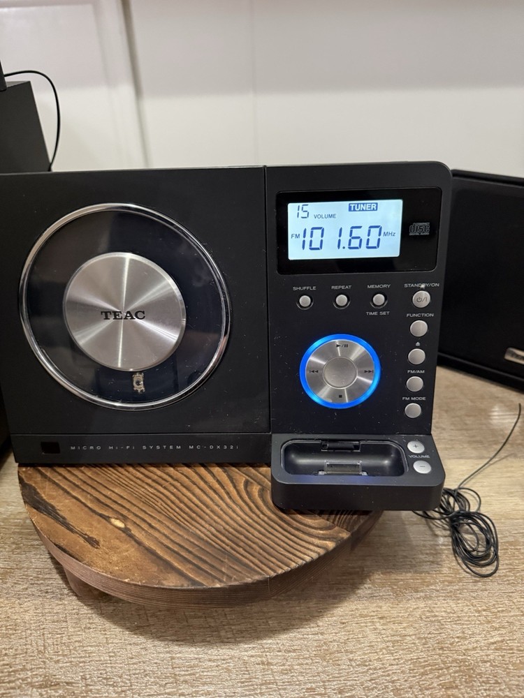 TEAC Micro Hi-Fi System MC-DX32i Subwoofer & Speakers, Remote, Ipod, CD Player