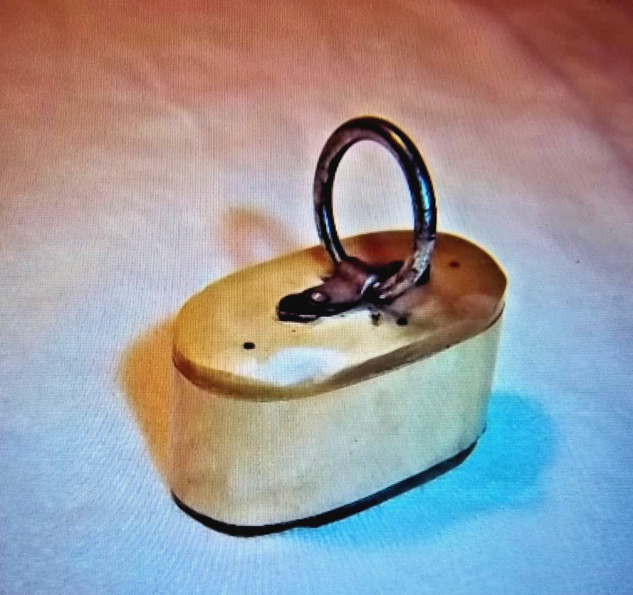 Unique Vintage Muzzleloader Cow Horn Box / Black Powder/Powder Storage