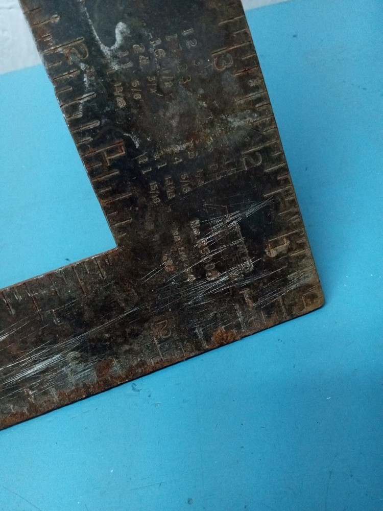 Vintage Rusty Stanley Handyman Square Ruler (LL)