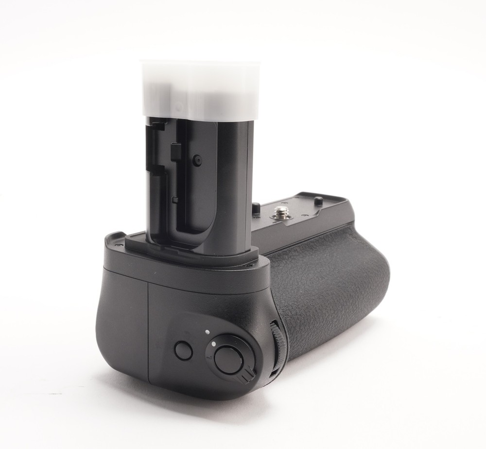 Nikon MB-N11 Power Battery Pack with Vertical Grip