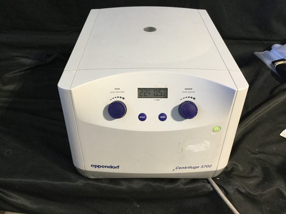 EPPENDORF 5702 CENTRIFUGE