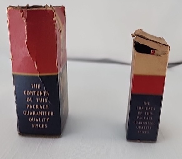 2 Vintage Antique Quaker Spices Box