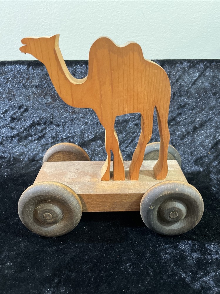 Wooden Camel Child's Pull Toy - no string, but otherwise excellent condition!