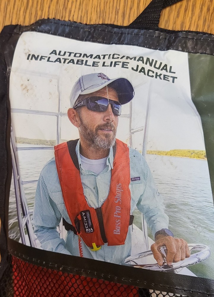 NEW A/M 33 Bass Pro Automatic/Manual Inflatable Life Jacket