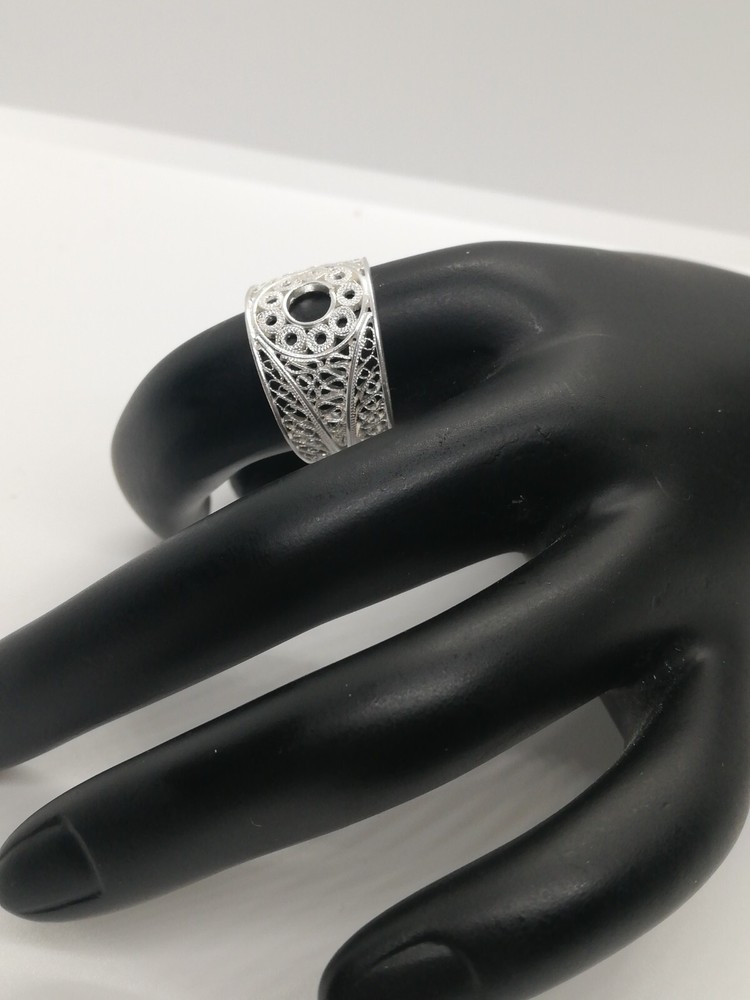 . 970 Solid Silver Women's Ring Size 8 Filigree New.