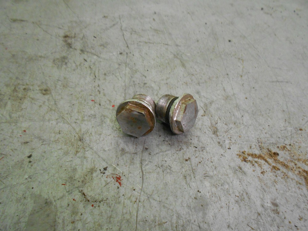 honda  cb  400n    fork  tops   (1980)