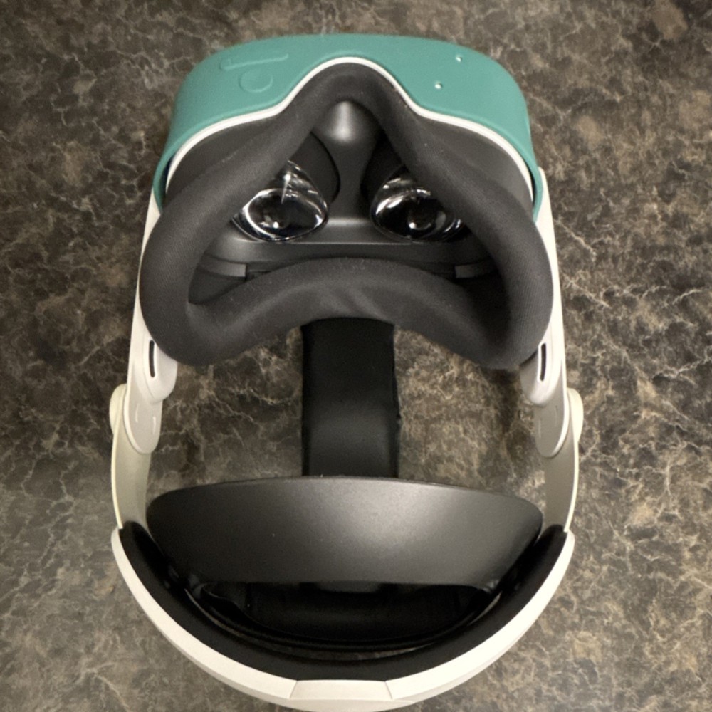 Meta Quest 3s VR Headset Bundle with Controllers, Carrying Case, and Link Cable