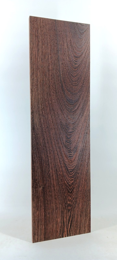 Wenge board aka Millettia laurentii