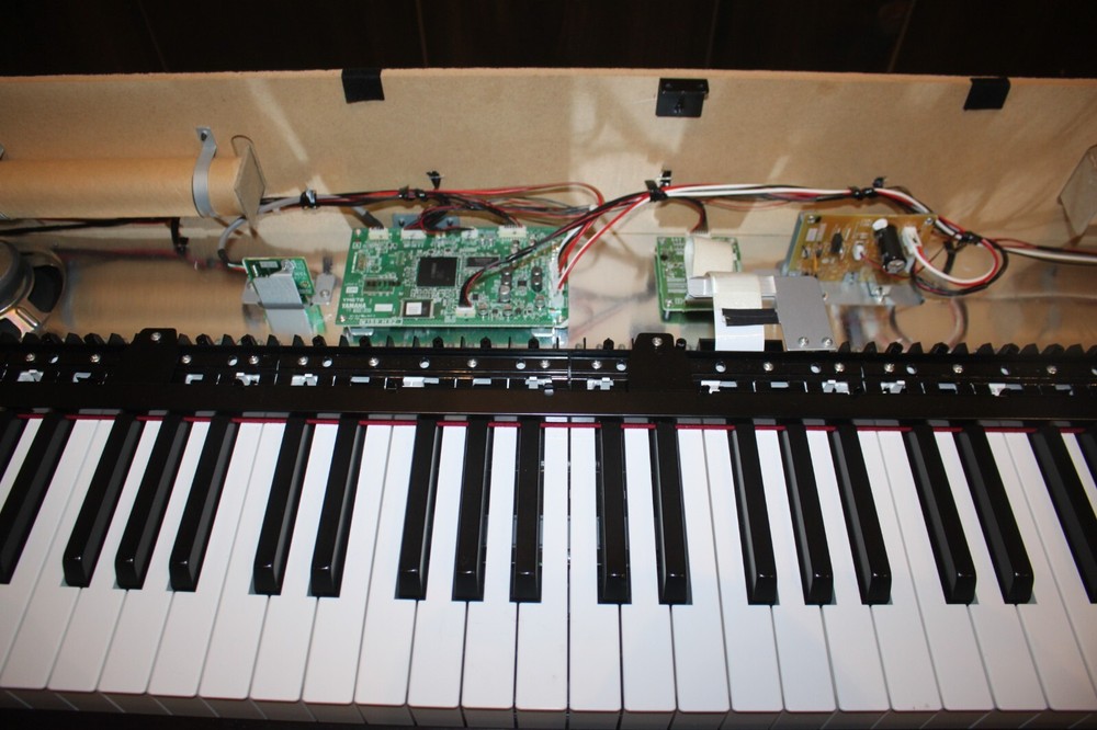 WORKING KEYBOARD - Arius YDP-144 Digital Console Piano Features * 88-key #R4952