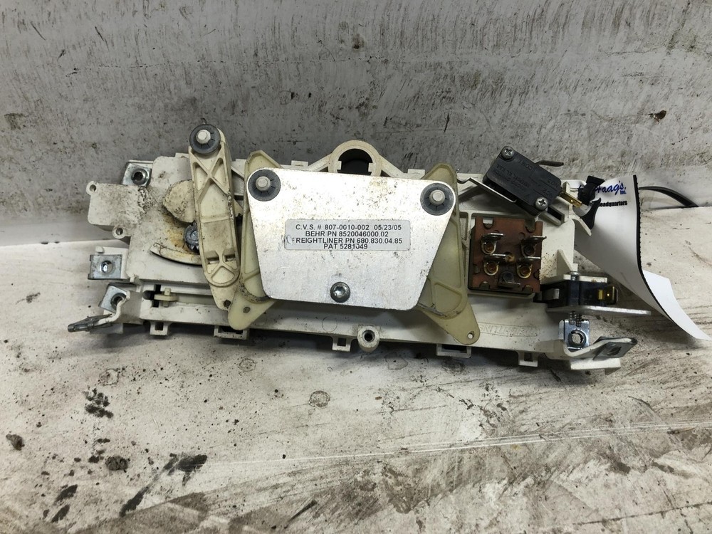 Freightliner FL112 Heater A/C Temperature Controls - Used
