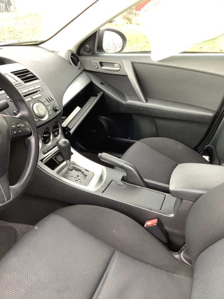 Used Fuse Box Engine fits: 2010 Mazda 3 Grade A