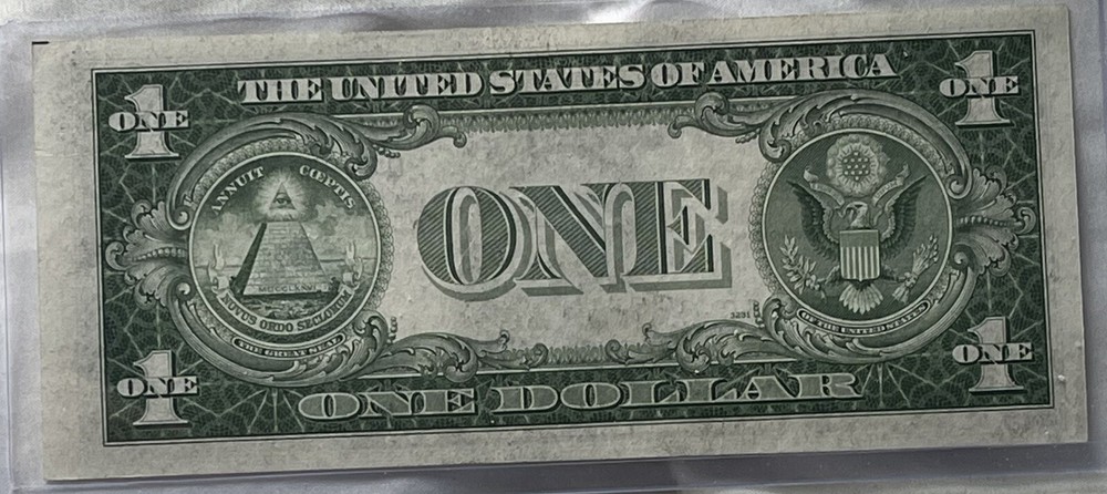 1935 Silver Certificate $1.00 note wide Right side margin ERROR No Wrinkles