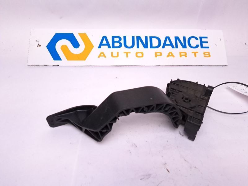 GAS PEDAL FOR CHRYSLER 200 2017