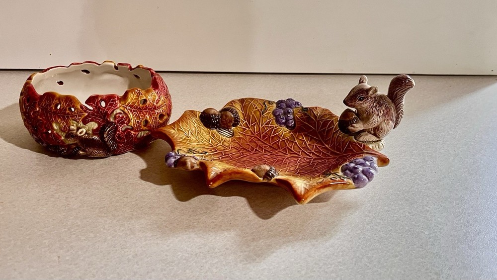 Fitz & Floyd Autumn Woods Ceramic Leaf Squirrel Decorative Accessories