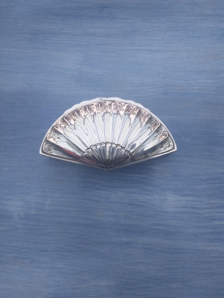 SOLID SILVER JEWELLERY/RING TRINKET BOX G NATHAN & R HAYES BHAM 1894