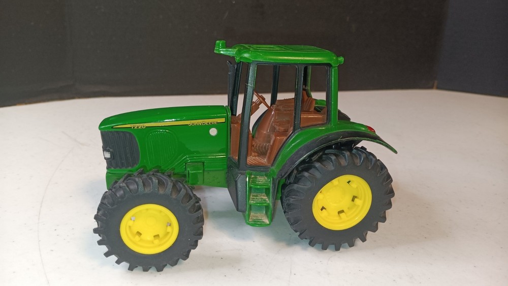 Die Cast Tractor Ertl John Deere 7220 No Front Loader Used