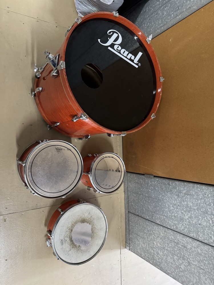 Pearl 4-piece Export Peries Drum set