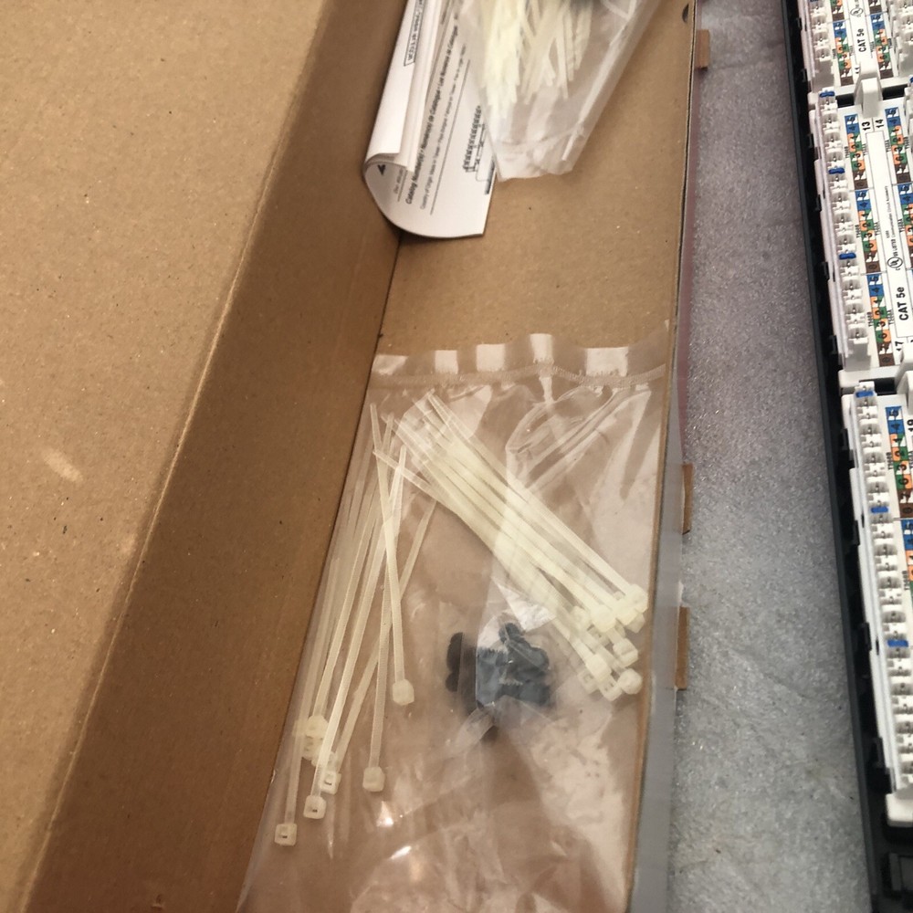 Olegrand 48845C5E 48-Port Communication Circuit Accessory Panel